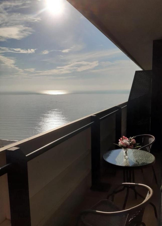 Orbi City Sea View Aparthotel Batum Dış mekan fotoğraf