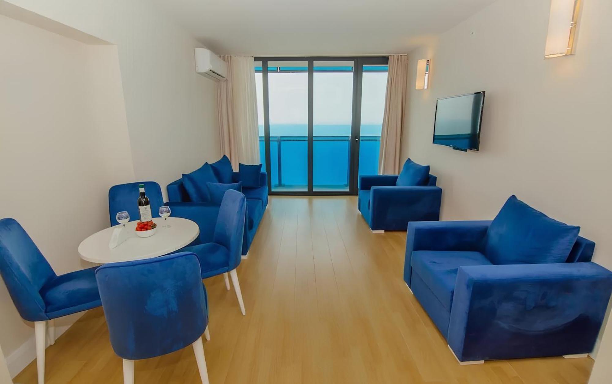 Orbi City Sea View Aparthotel Batum Dış mekan fotoğraf